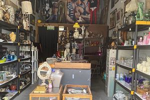 WILTON MANORS GARAGE SALE