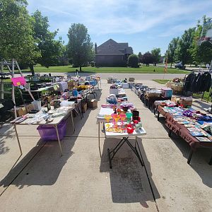 Yard sale photo in Frankfort, IL
