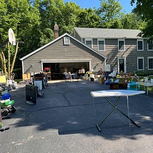 Yard sale photo in Saginaw, MI