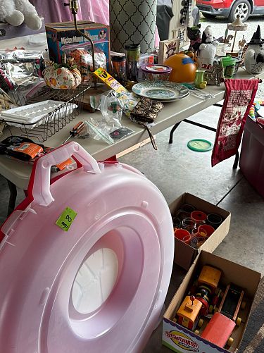 Fourth Annual Multi-Family yard sale photo