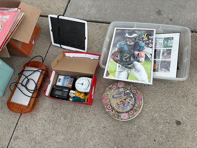 Yard sale:Video Games, Comics, Sports Cards, Tools, Cameras photo