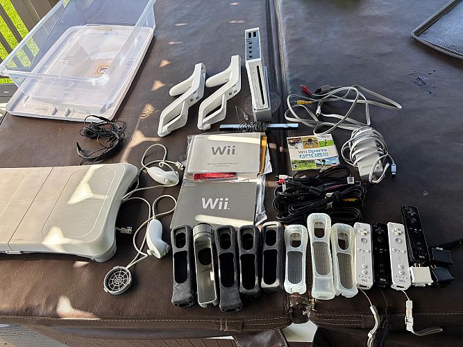 Yard sale:Video Games, Comics, Sports Cards, Tools, Cameras photo