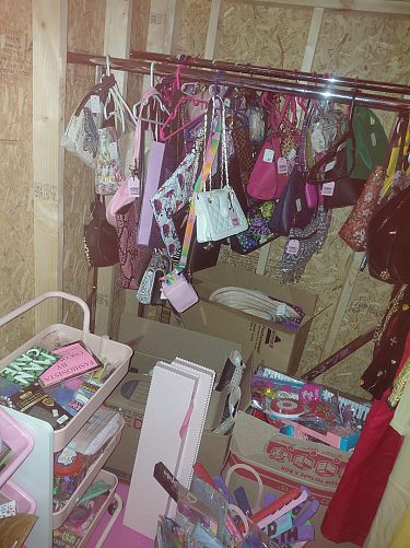 Yardsale THURSDAY-SUNDAY 7AM_7PM EVERY WEEKEND ☺️come by Anytime photo