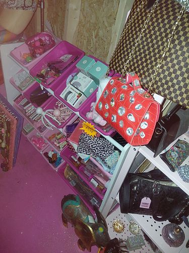 Yardsale THURSDAY-SUNDAY 7AM_7PM EVERY WEEKEND ☺️come by Anytime photo