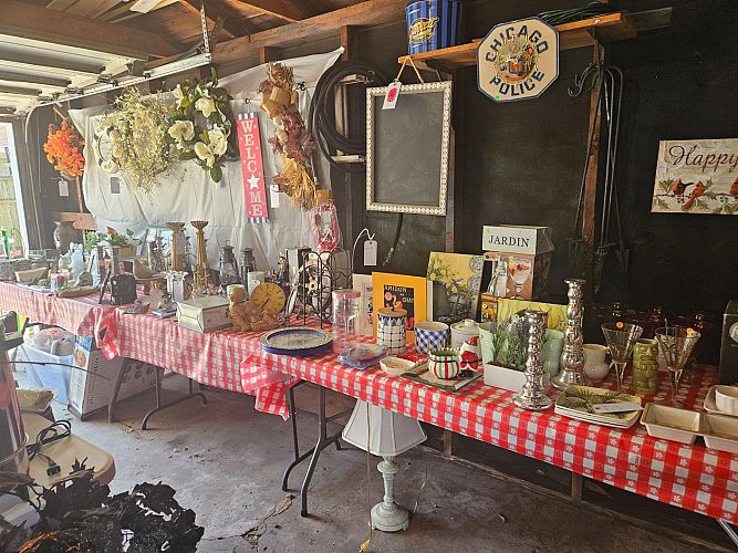 Garage/Yard sale photo