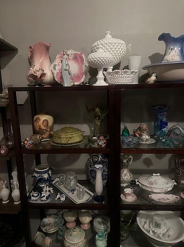 Antique & Collectibles Sale photo