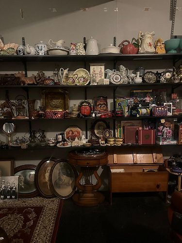 Antique & Collectibles Sale photo
