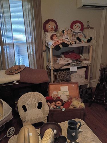 Inside Tag/Yard Sale photo